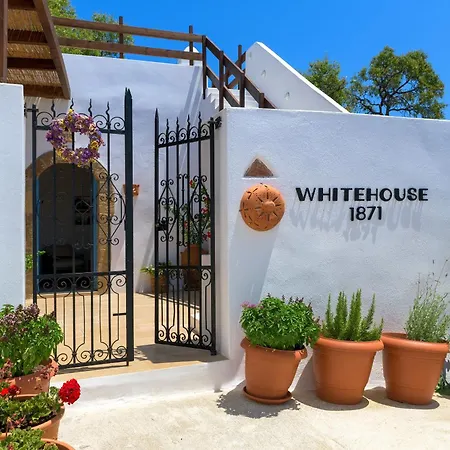 펜션 White House 1871 라카니아